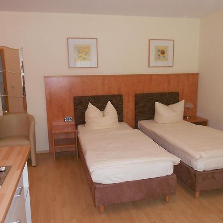 Apartment-Pension Schwalbennest Herzogenaurach Chambre photo