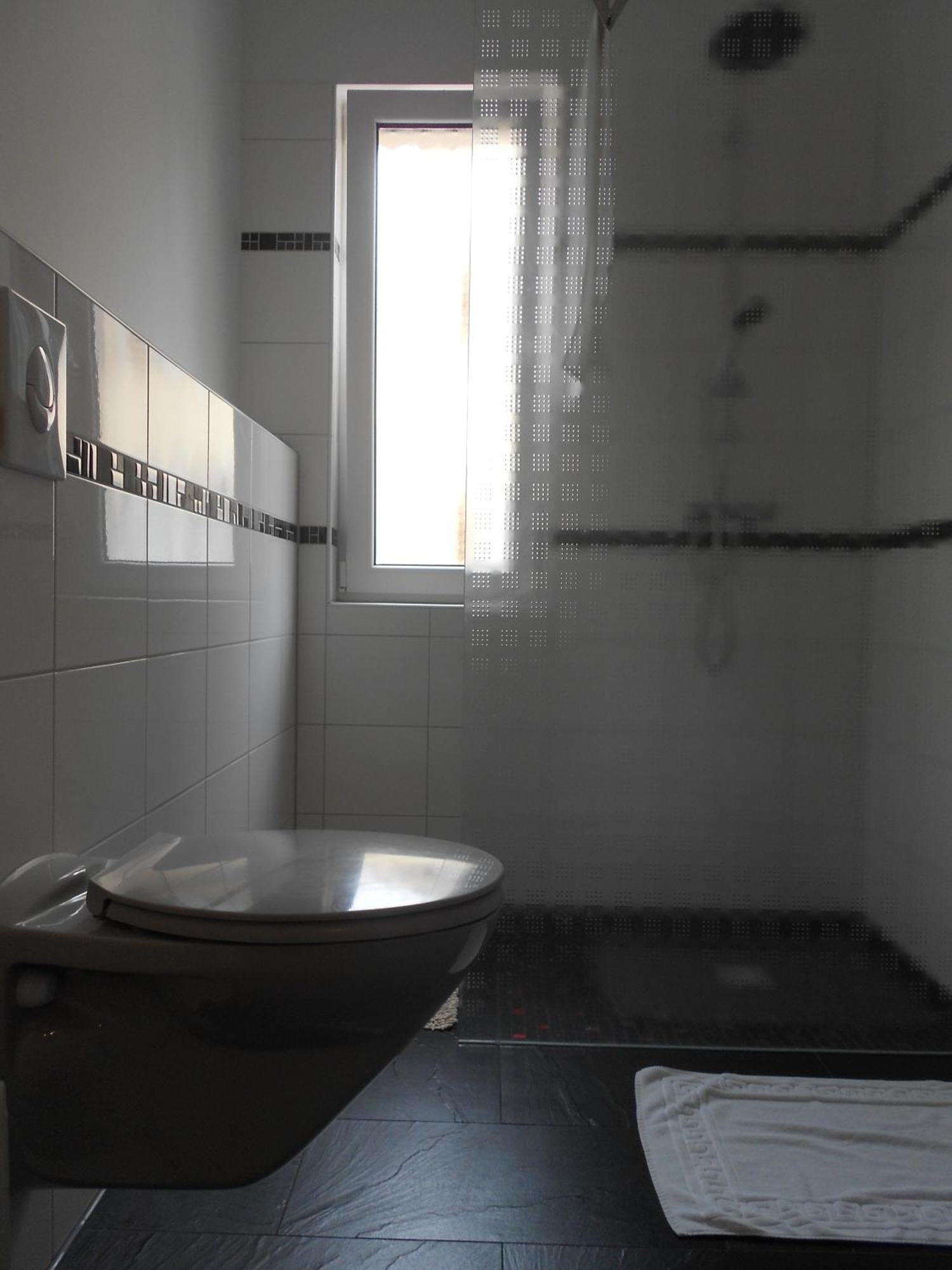 Apartment-Pension Schwalbennest Herzogenaurach Chambre photo