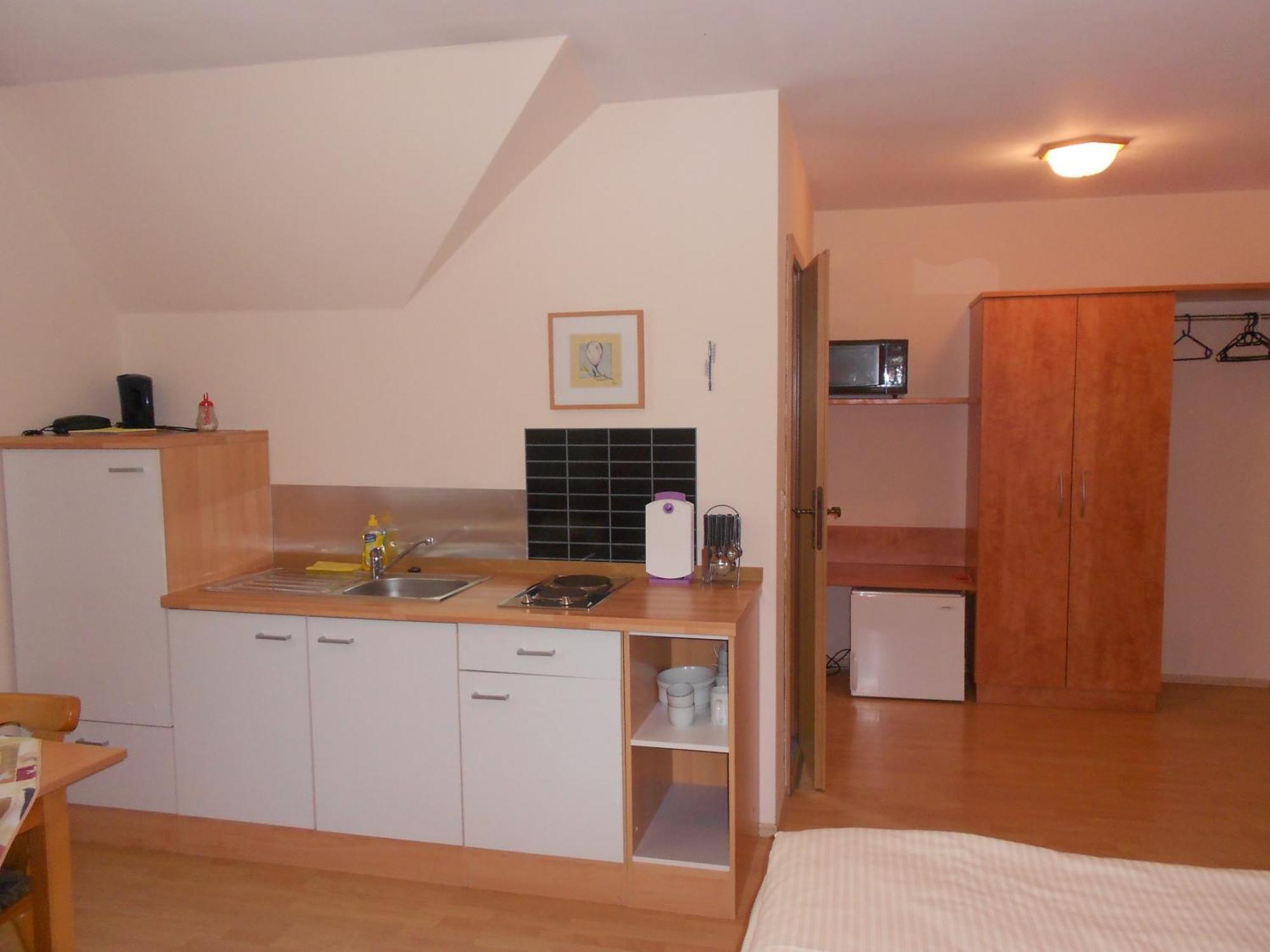 Apartment-Pension Schwalbennest Herzogenaurach Chambre photo