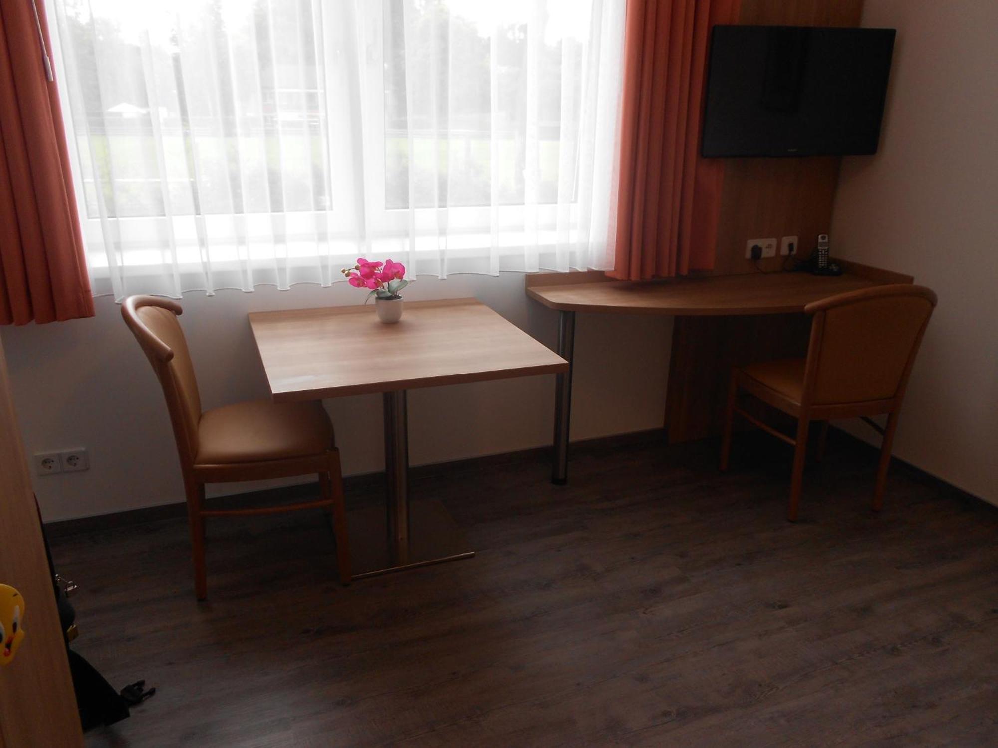 Apartment-Pension Schwalbennest Herzogenaurach Chambre photo
