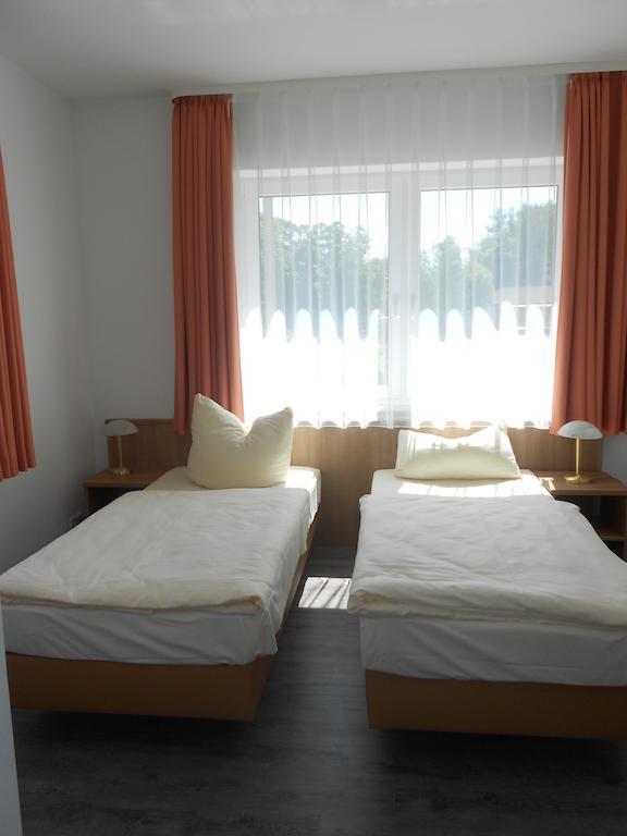 Apartment-Pension Schwalbennest Herzogenaurach Chambre photo