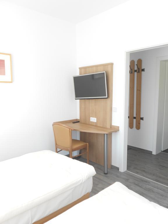 Apartment-Pension Schwalbennest Herzogenaurach Chambre photo