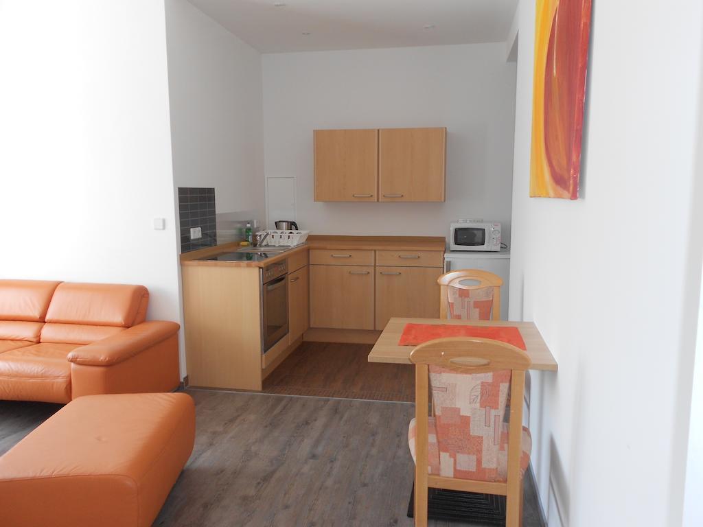Apartment-Pension Schwalbennest Herzogenaurach Chambre photo