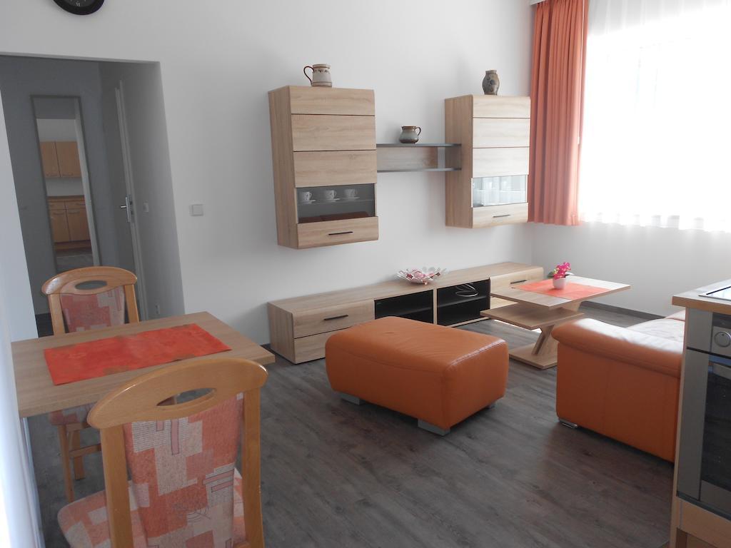 Apartment-Pension Schwalbennest Herzogenaurach Chambre photo