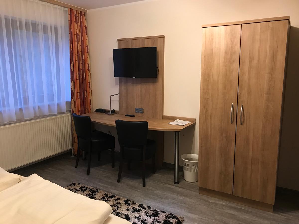Apartment-Pension Schwalbennest Herzogenaurach Chambre photo