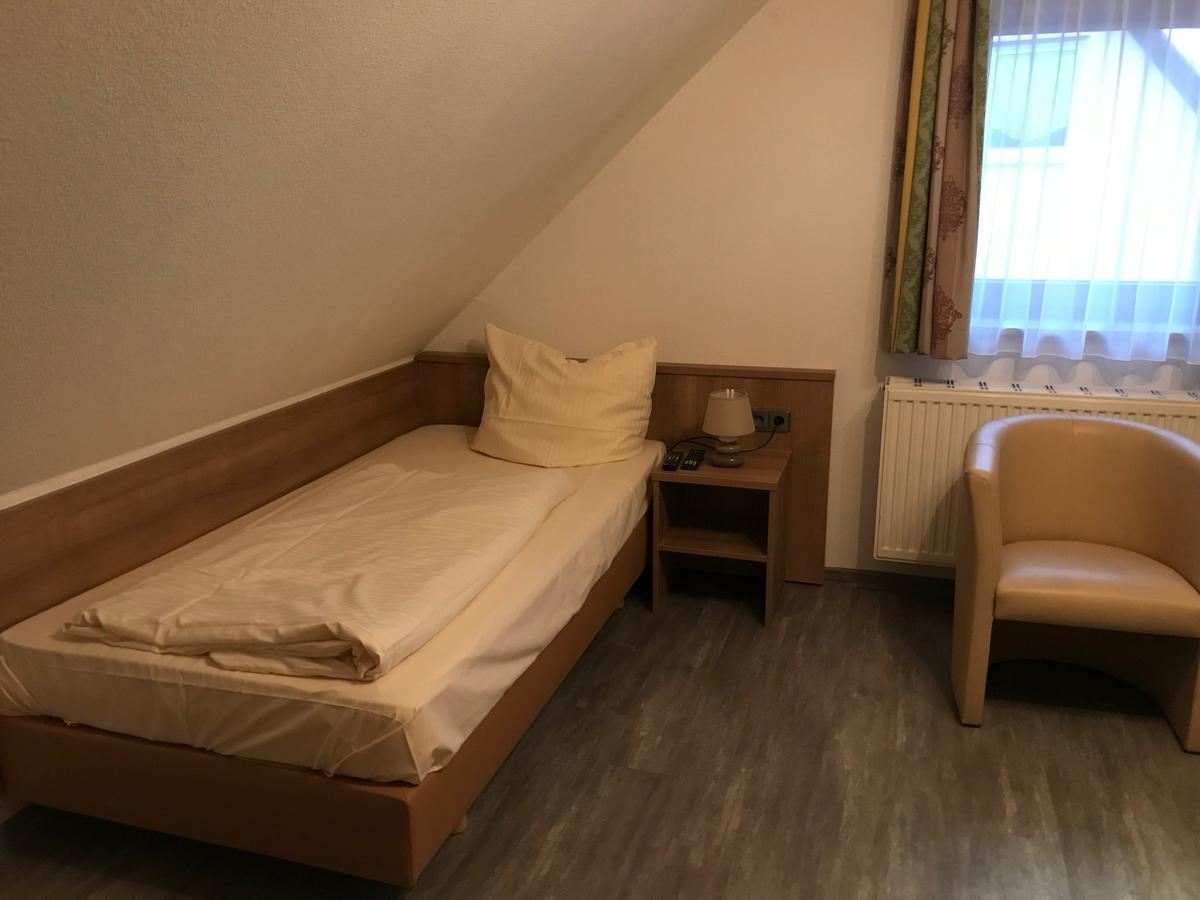 Apartment-Pension Schwalbennest Herzogenaurach Chambre photo